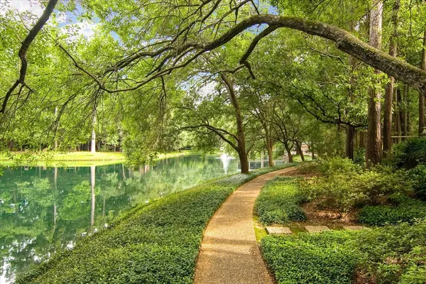 $367,500 | 225 Litchfield Lane, Houston, TX 77024