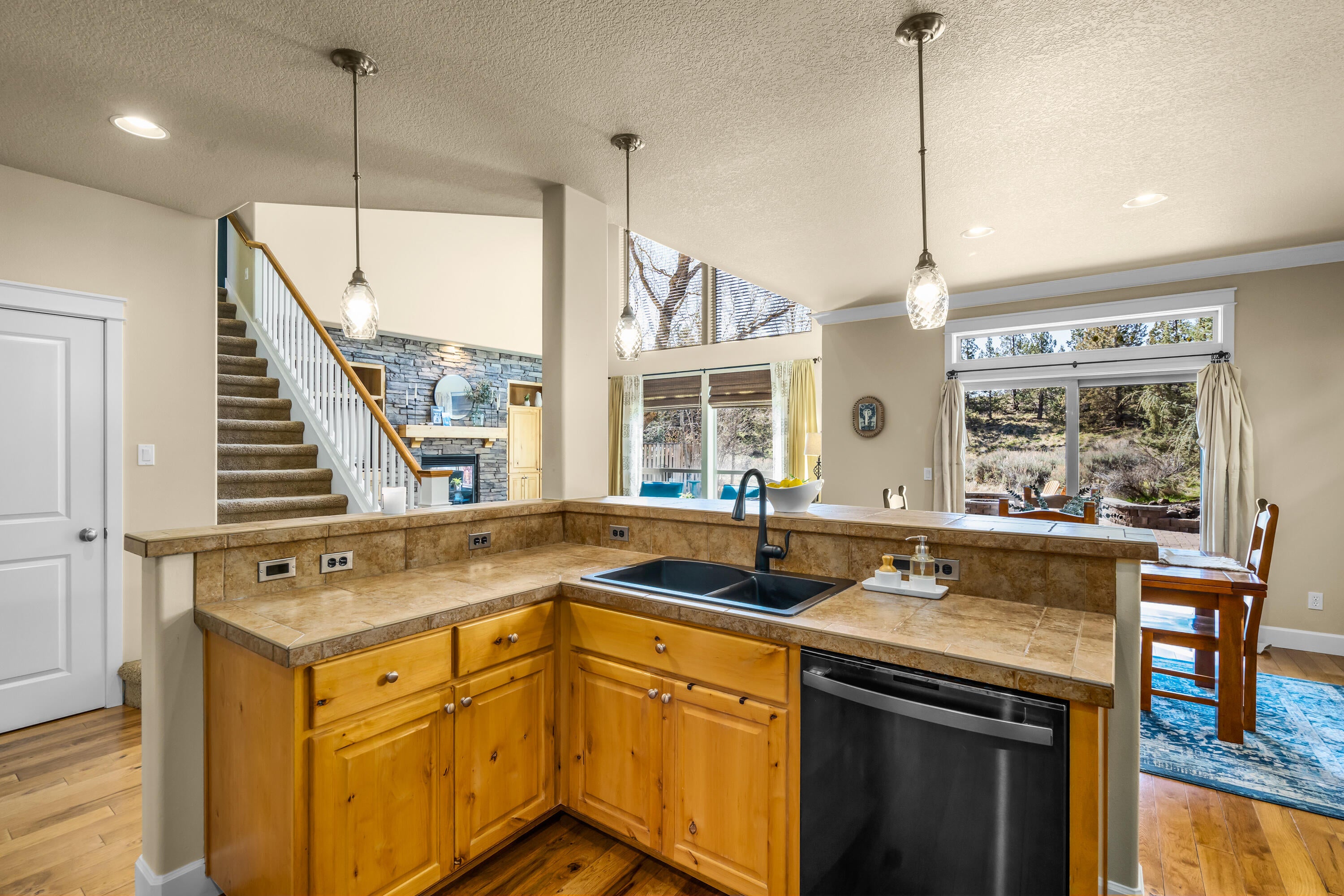 20963 Yeoman Road Bend, OR 97701 - Photo 8 of 34 2022_03_29_20963_yeoman_rd_bend-25