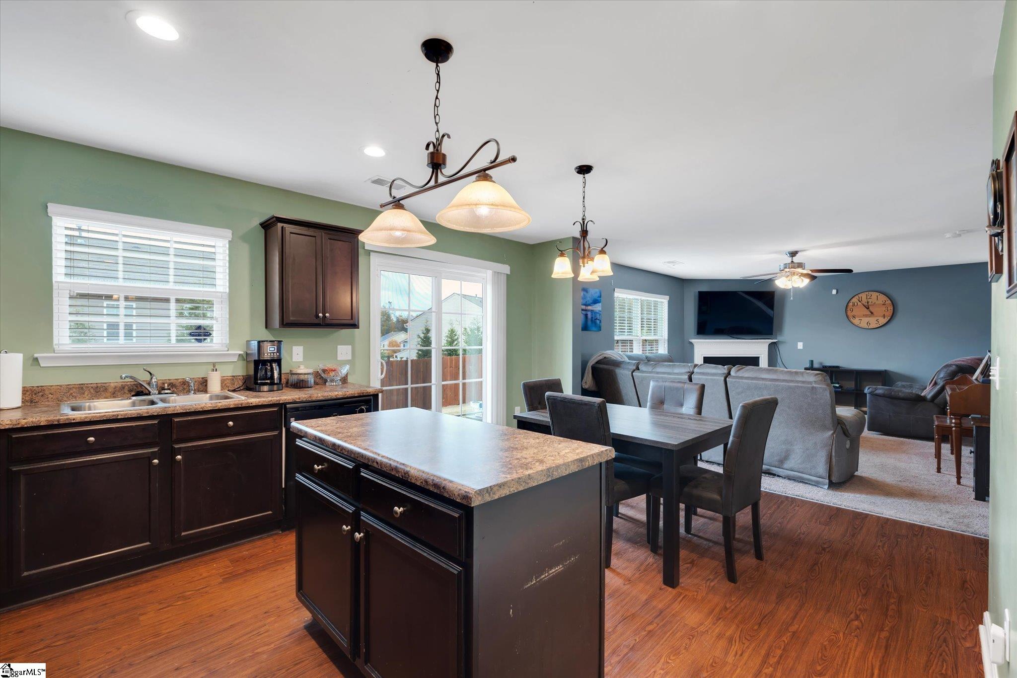 805 Brighton Ridge Court Wellford, SC 29385 - Photo 11 of 40 Gallery Image 11