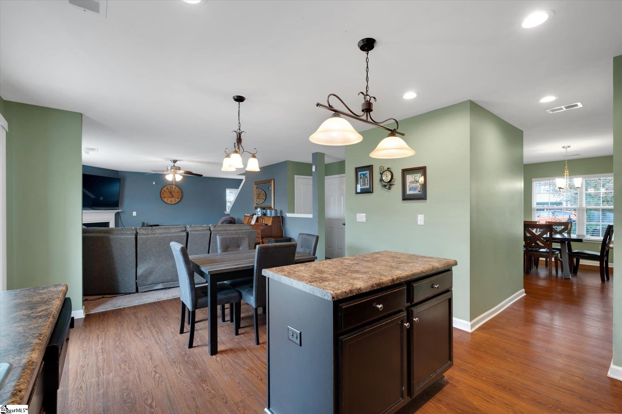 805 Brighton Ridge Court Wellford, SC 29385 - Photo 12 of 40 Gallery Image 12