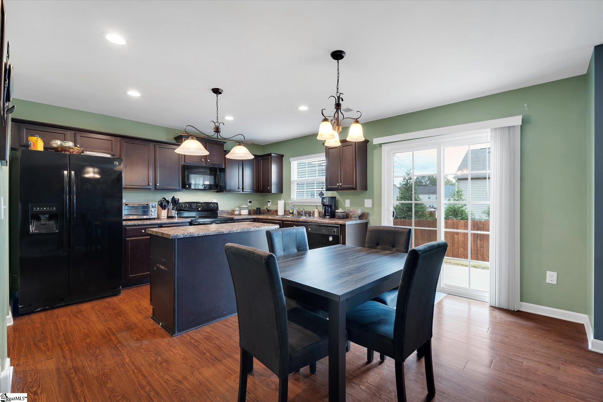 805 Brighton Ridge Court Wellford, SC 29385 - Photo 9 of 40 Gallery Image 9