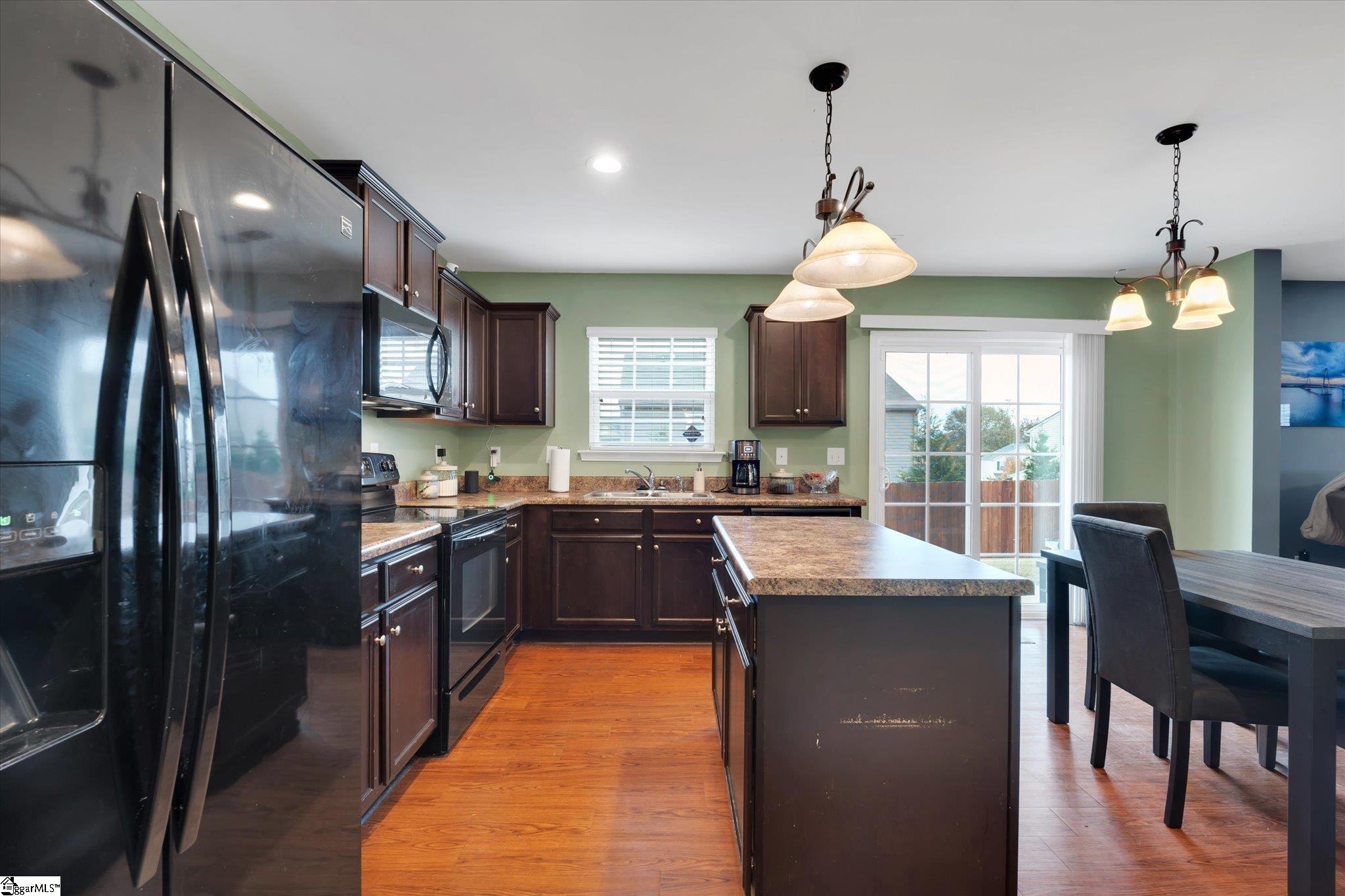 805 Brighton Ridge Court Wellford, SC 29385 - Photo 10 of 40 Gallery Image 10
