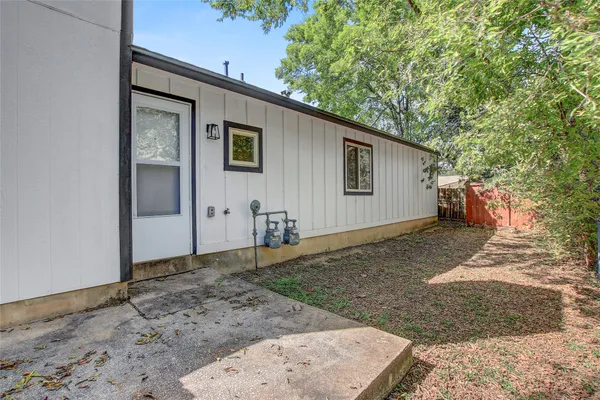 $1,600 | 902 King Albert Street, Unit B, Austin, TX 78745