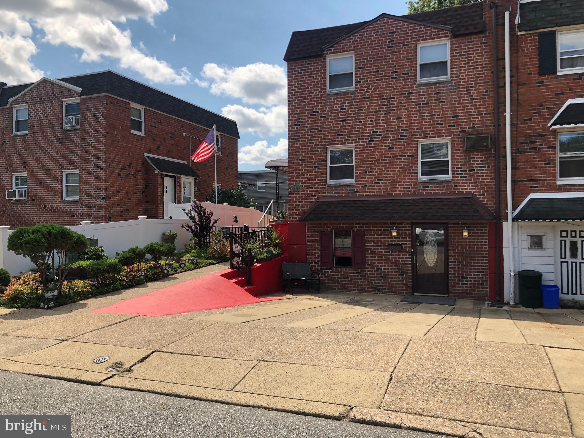 12412 Barbary Road Philadelphia, PA 19154 - Photo 1 of 32 Front exterior