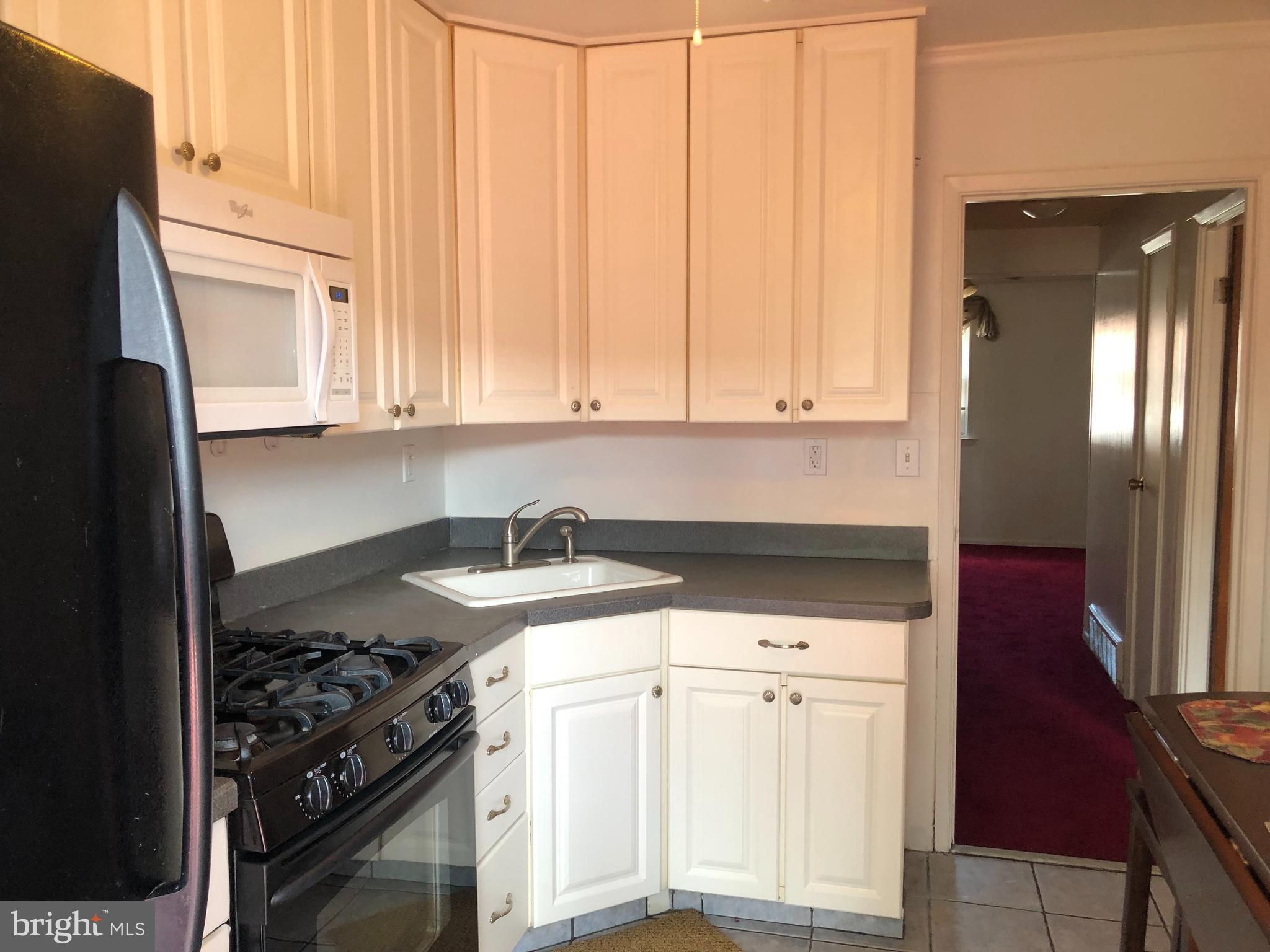 12412 Barbary Road Philadelphia, PA 19154 - Photo 15 of 32 Unit 1 kitchen