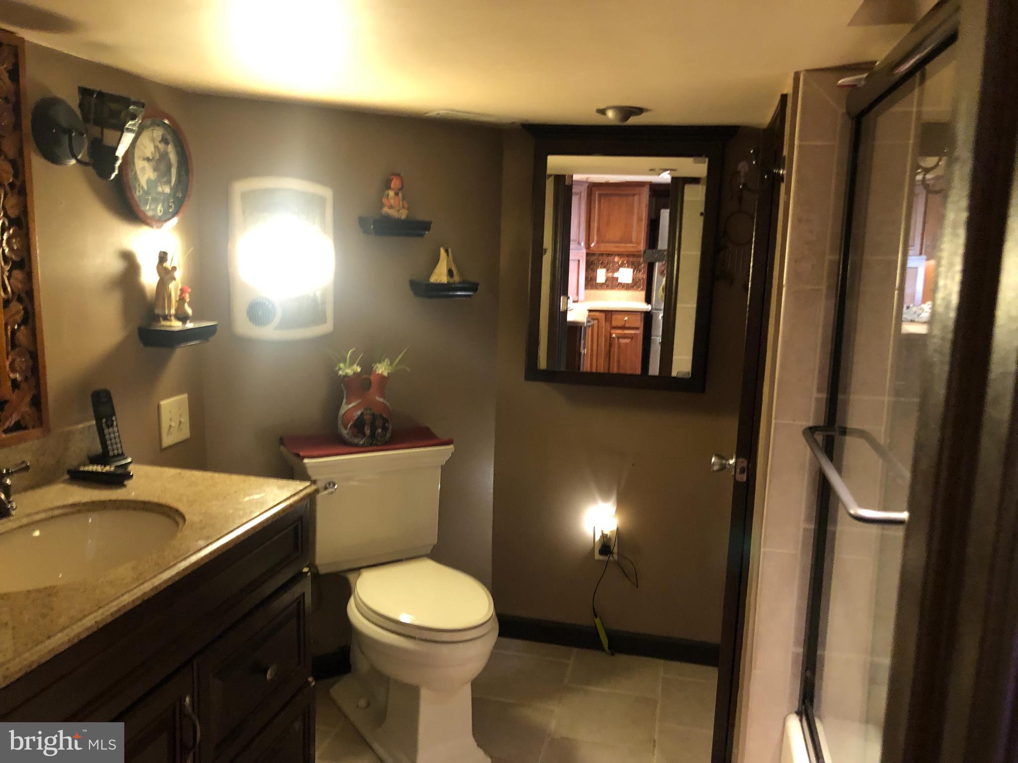 12412 Barbary Road Philadelphia, PA 19154 - Photo 6 of 32 Full Bathroom