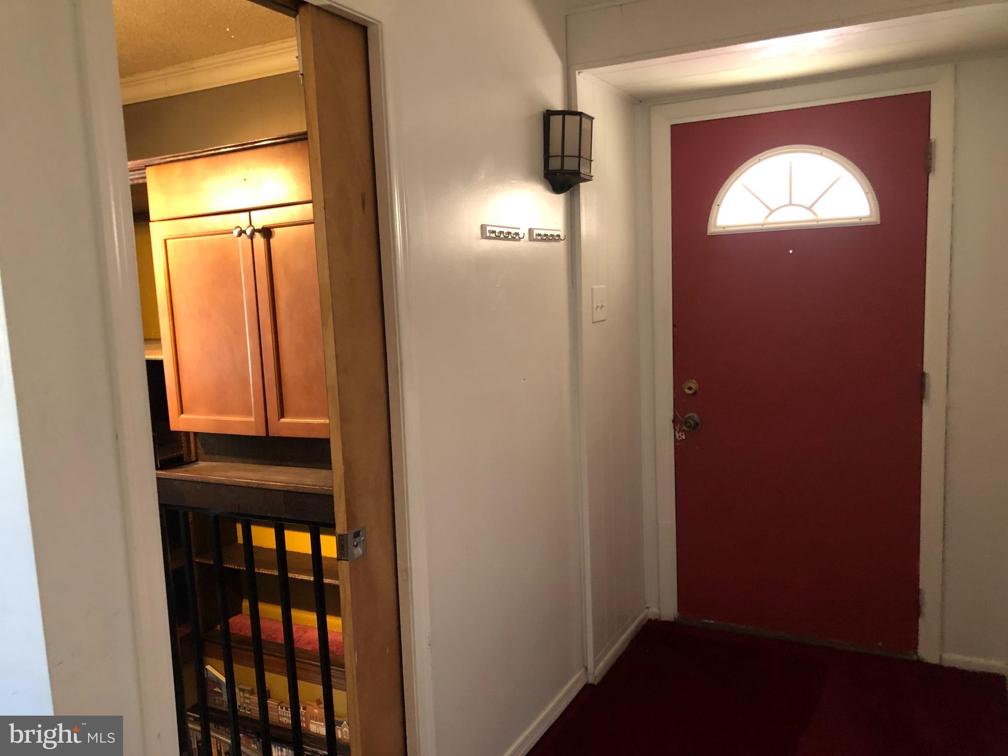 12412 Barbary Road Philadelphia, PA 19154 - Photo 9 of 32 Entrance to unit 1
