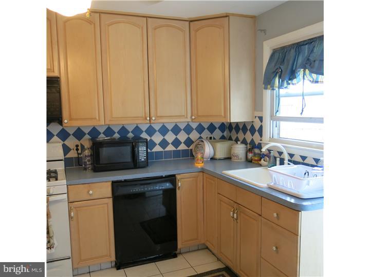 1603 Davis Road Runnemede, NJ 08078 - Photo 11 of 25 Kitchen