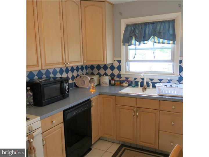 1603 Davis Road Runnemede, NJ 08078 - Photo 13 of 25 Kitchen