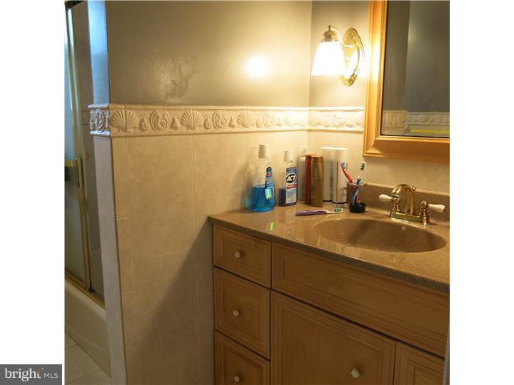 1603 Davis Road Runnemede, NJ 08078 - Photo 16 of 25 Bathroom