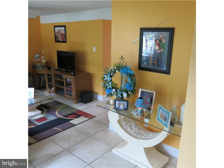 1603 Davis Road Runnemede, NJ 08078 - Photo 5 of 25 Foyer