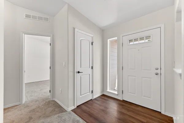 $554,900 | 1649 Crown Point Parkway, Cascade, ID 83611
