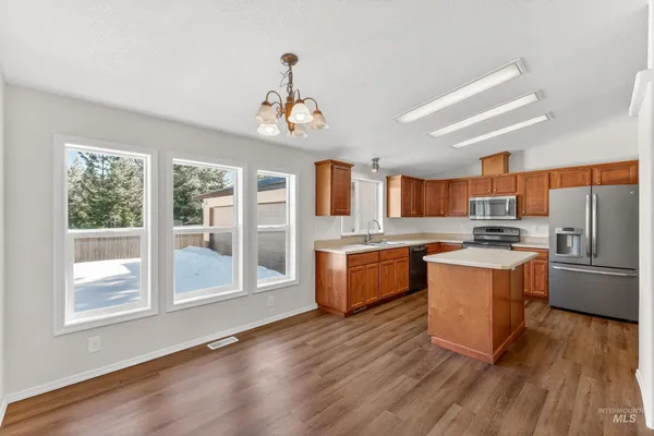 $554,900 | 1649 Crown Point Parkway, Cascade, ID 83611