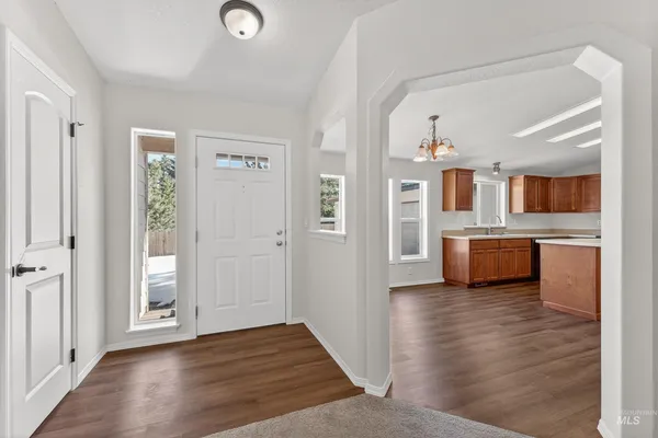 $554,900 | 1649 Crown Point Parkway, Cascade, ID 83611