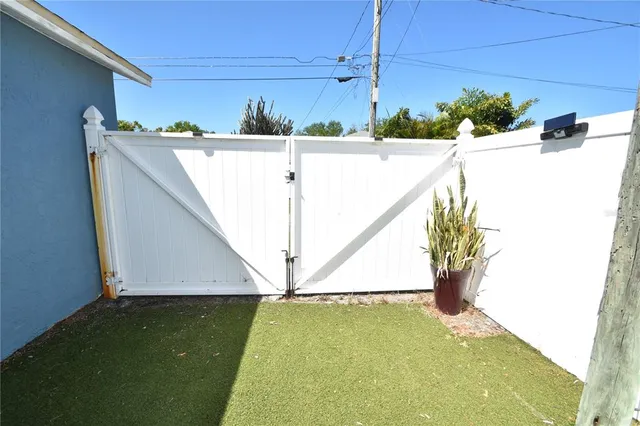 $5,000 | 2918 10th Street North, St. Petersburg, FL 33704