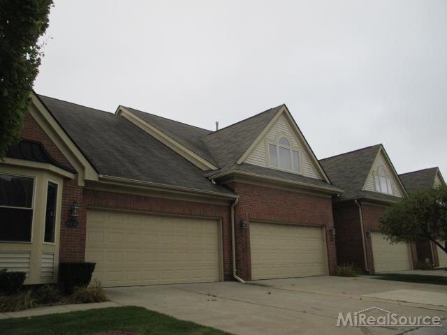 4056 April Lane Sterling Heights, MI 48310 - Photo 2 of 21 31217108-1.JPG