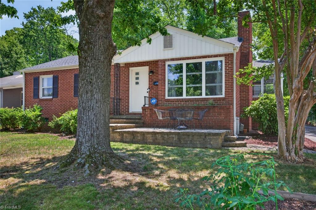 215 South Lindell Road Greensboro, NC 27403 - Photo 3 of 29
