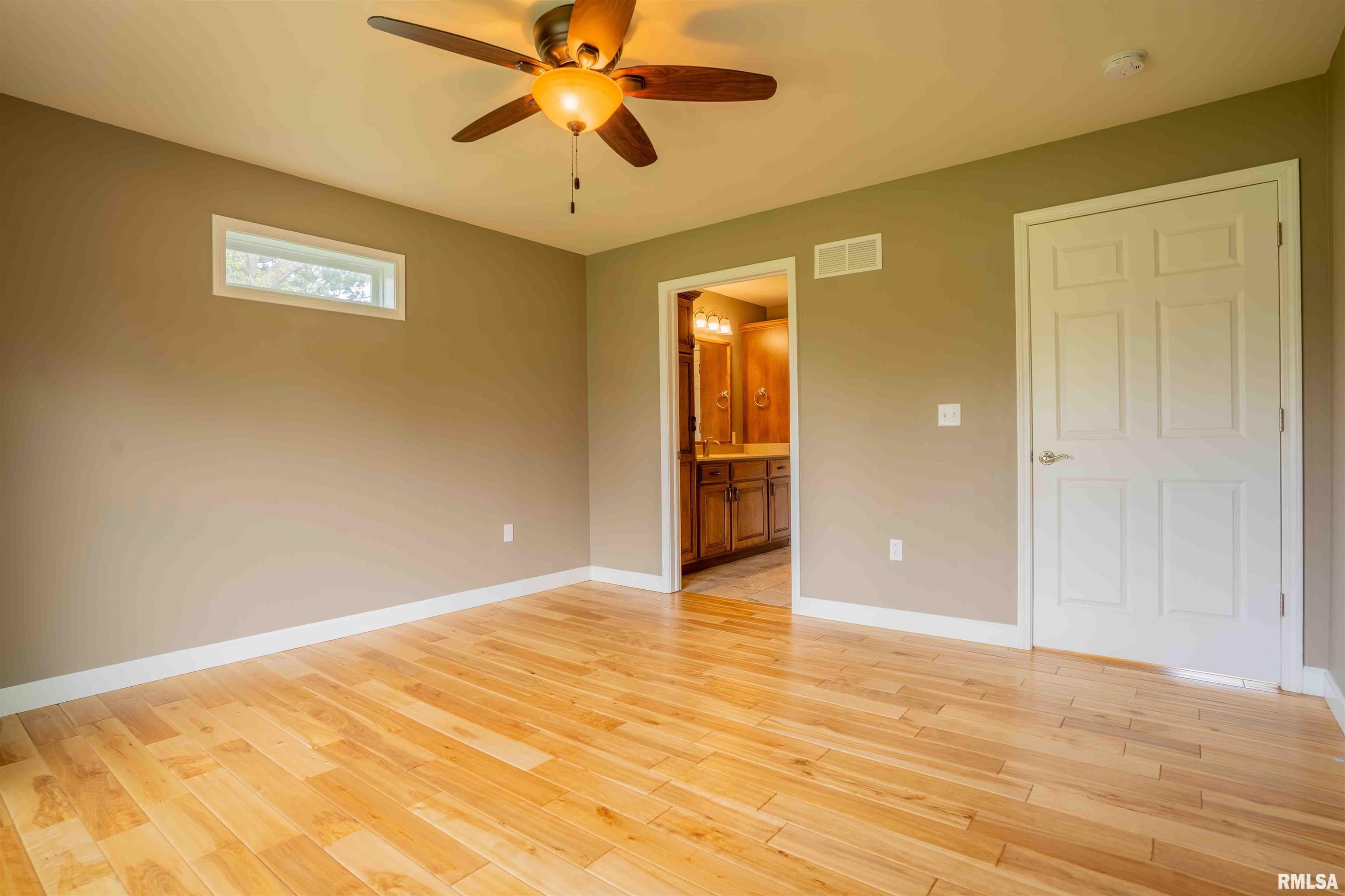 2802 Deveron Circle Pekin, IL 61554 - Photo 12 of 36