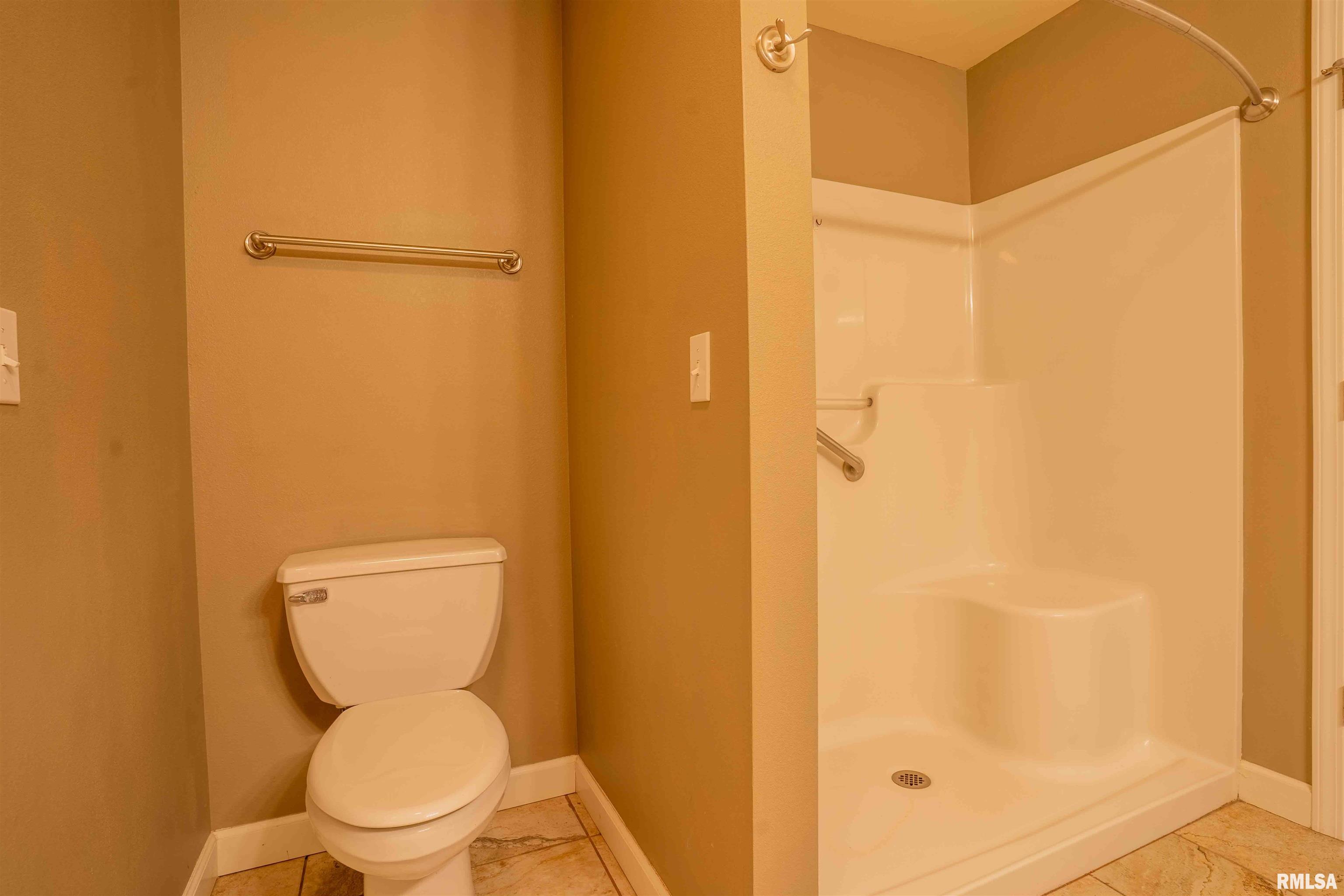 2802 Deveron Circle Pekin, IL 61554 - Photo 15 of 36