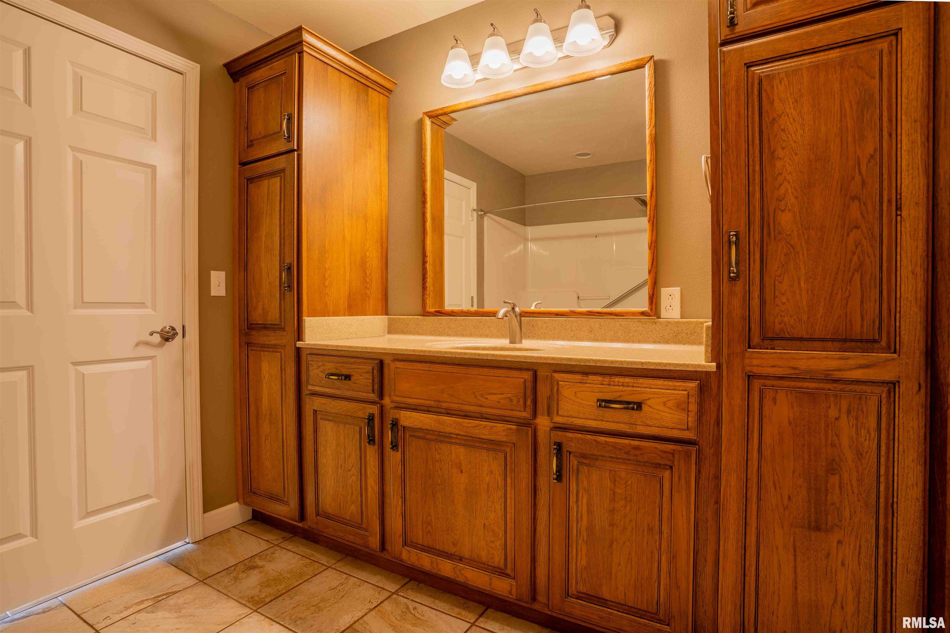 2802 Deveron Circle Pekin, IL 61554 - Photo 16 of 36