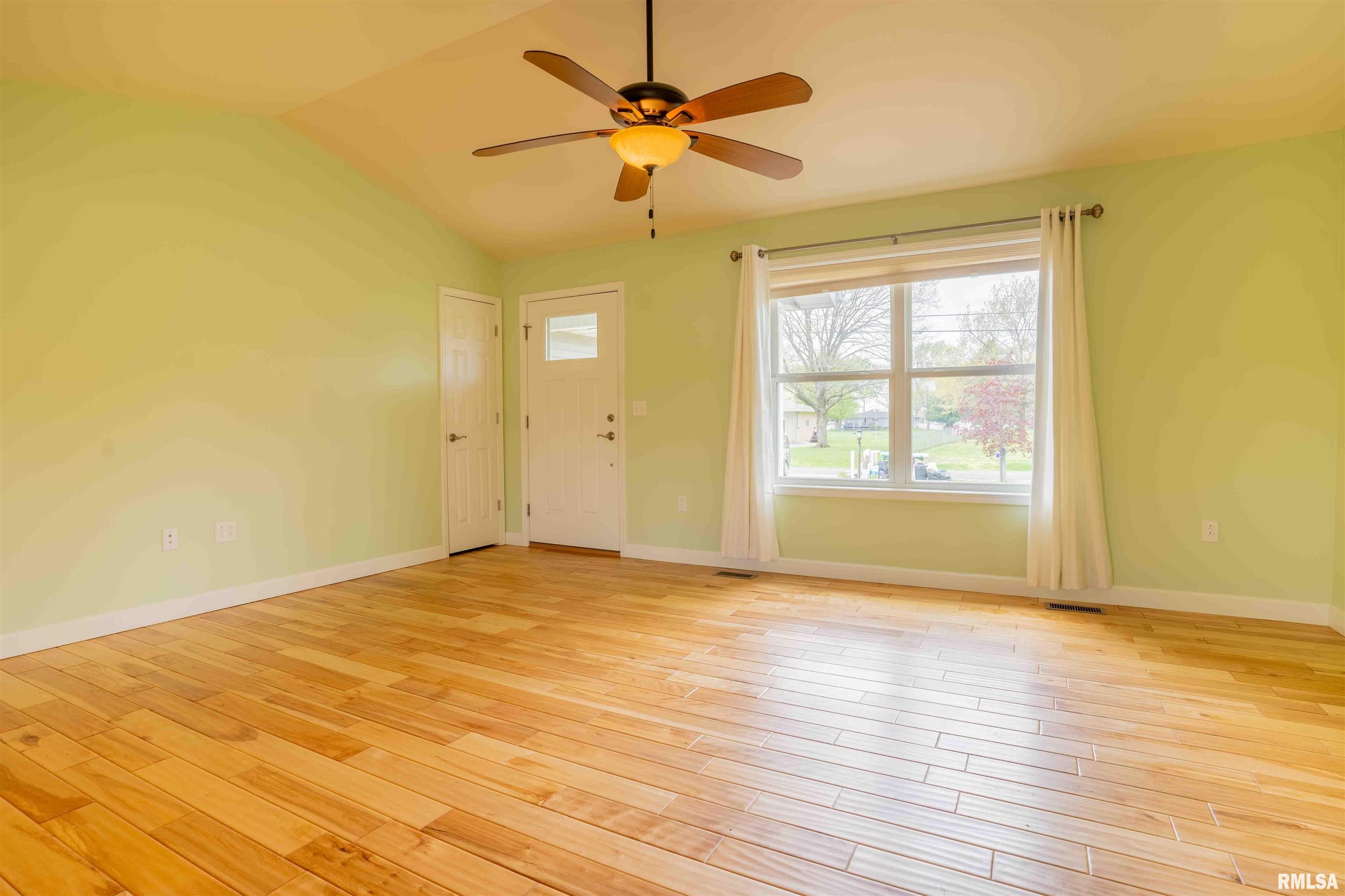 2802 Deveron Circle Pekin, IL 61554 - Photo 5 of 36