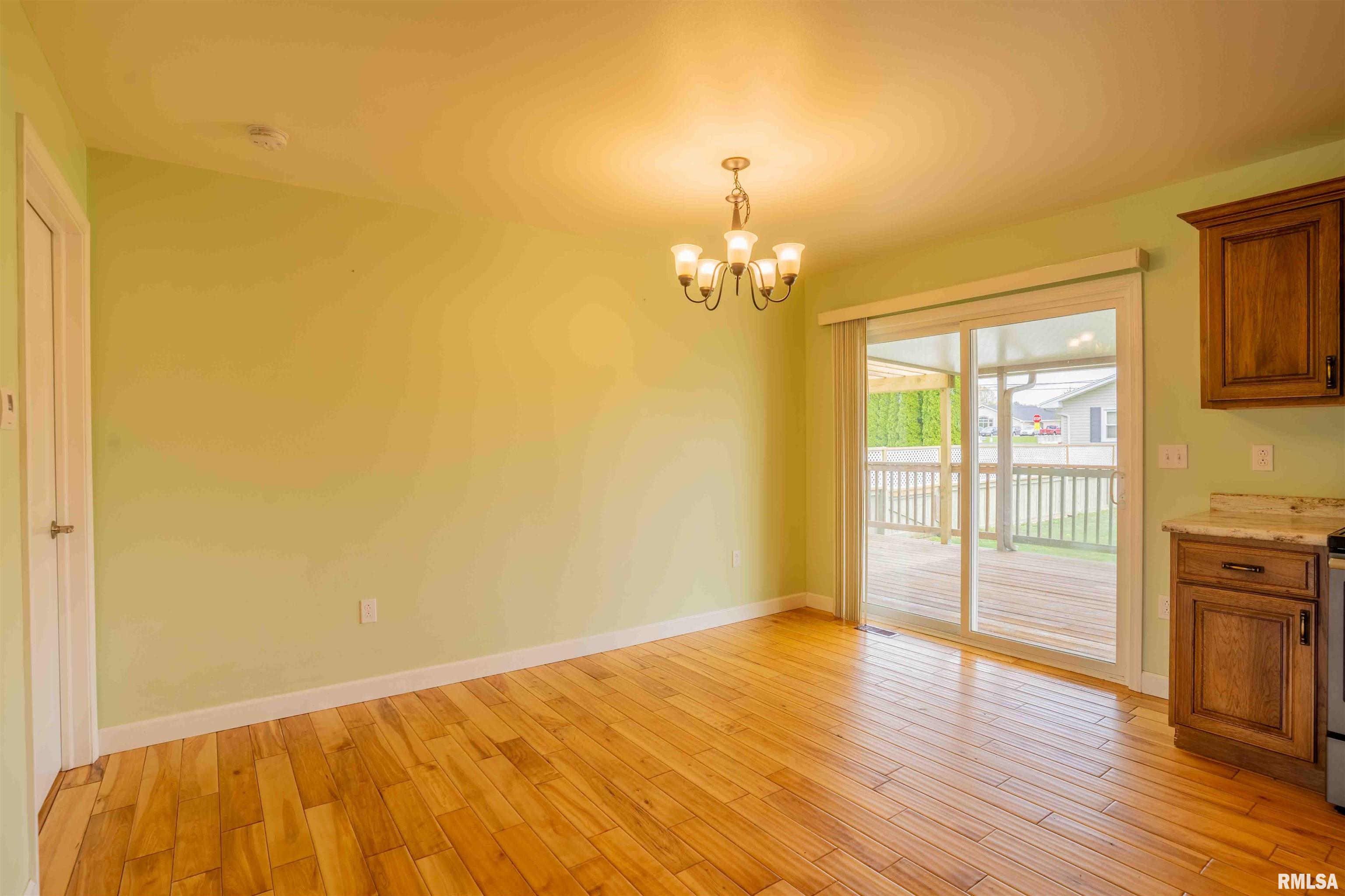 2802 Deveron Circle Pekin, IL 61554 - Photo 8 of 36