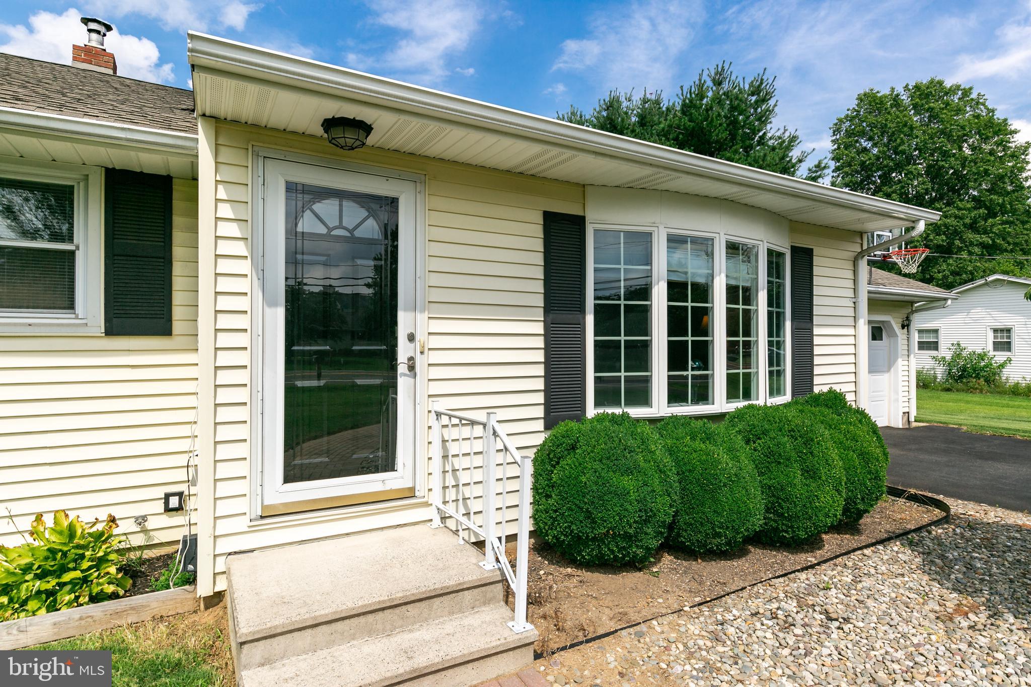 91 Bordentown Chesterfield Road Chesterfield, NJ 08515 - Photo 3 of 29 Gallery Image 3