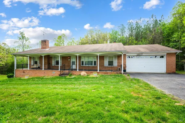 $189,900 | 2809 Hillcroft Road, Charlotte Court House, VA 23923