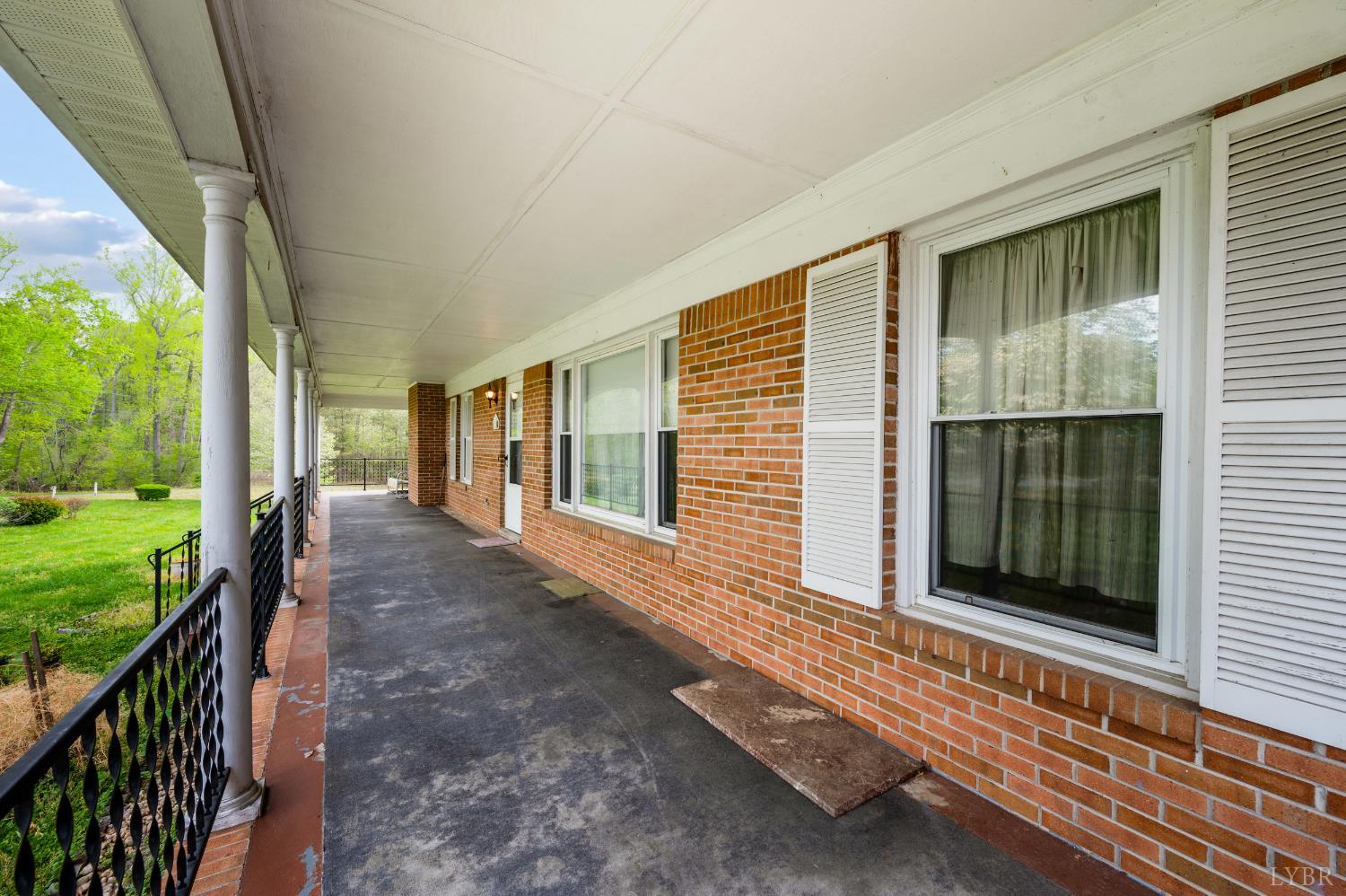 2809 Hillcroft Road Charlotte Court House, VA 23923 - Photo 2 of 45