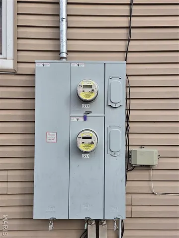 $145,000 | 1227 East B Street, Unit 1227/1229, Belleville, IL 62221