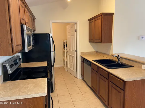 $1,600 | 4405 Jay Bird Circle, Unit 205, Wilmington, NC 28412