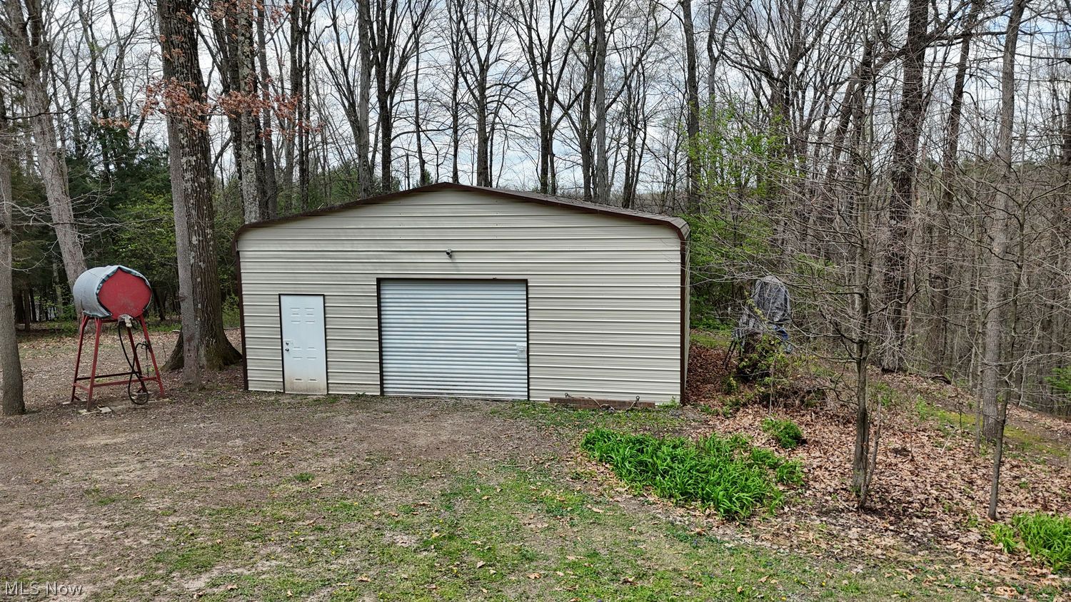 5042 Shawnee Road Carrollton, OH 44615 - Photo 6 of 48 Metal building used for storage but could be garage