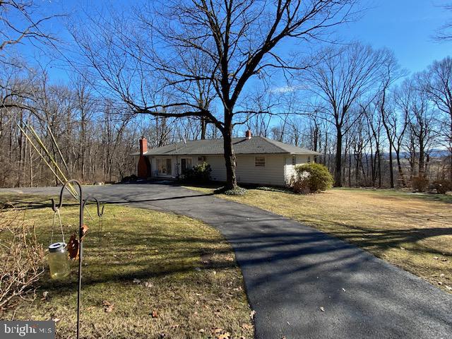32 Lamms Mill Road Wernersville, PA 19565 - Photo 2 of 23 Gallery Image 2