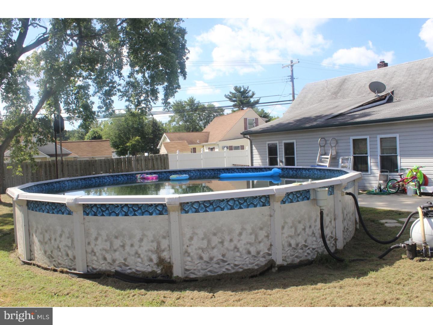6 Rustleaf Lane Levittown, PA 19055 - Photo 4 of 15 Pool