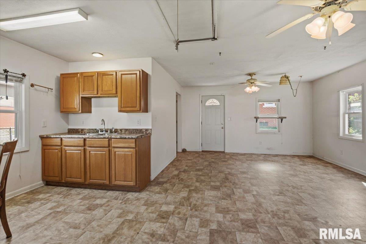229 North Milton Avenue Springfield, IL 62702 - Photo 29 of 46 Gallery Image 29