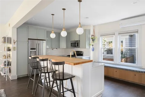 $925,000 | 32 Glendale Avenue, Providence, RI 02906