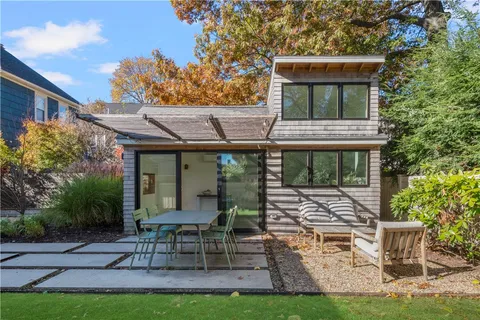 $925,000 | 32 Glendale Avenue, Providence, RI 02906