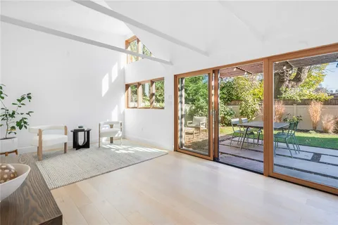 $925,000 | 32 Glendale Avenue, Providence, RI 02906