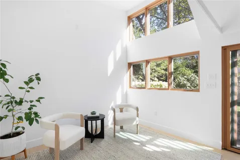 $925,000 | 32 Glendale Avenue, Providence, RI 02906