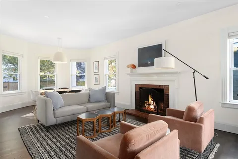 $925,000 | 32 Glendale Avenue, Providence, RI 02906