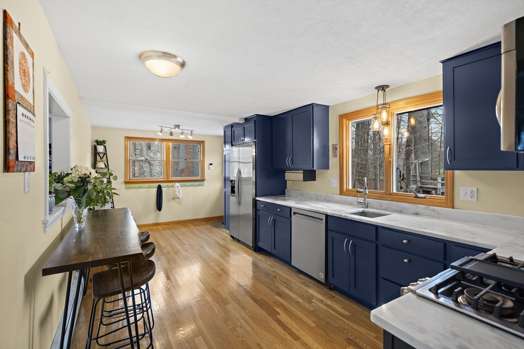 23 John Swift Road Acton, MA 01720 - Photo 4 of 38