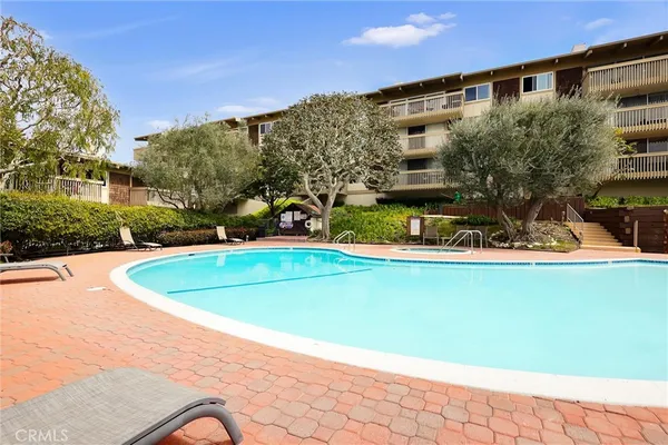 $2,700 | 6542 Ocean Crest Drive, Unit D305, Rancho Palos Verdes, CA 90275
