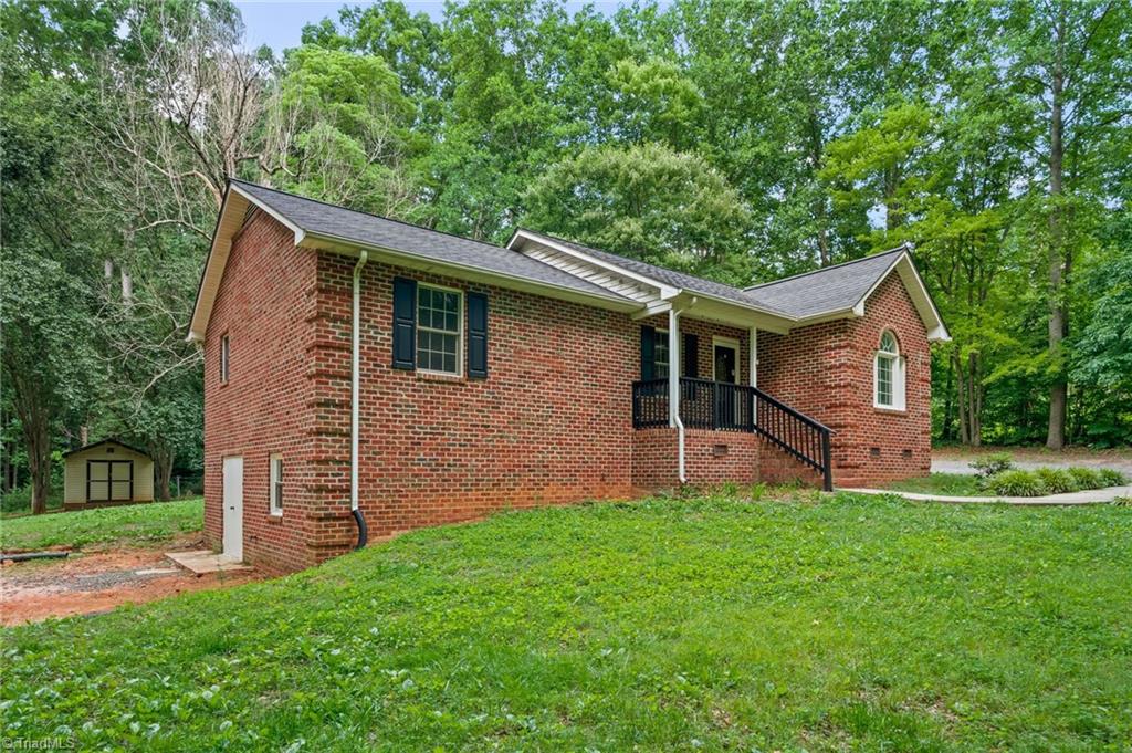 1067 Ross Harris Road Asheboro, NC 27205 - Photo 4 of 49