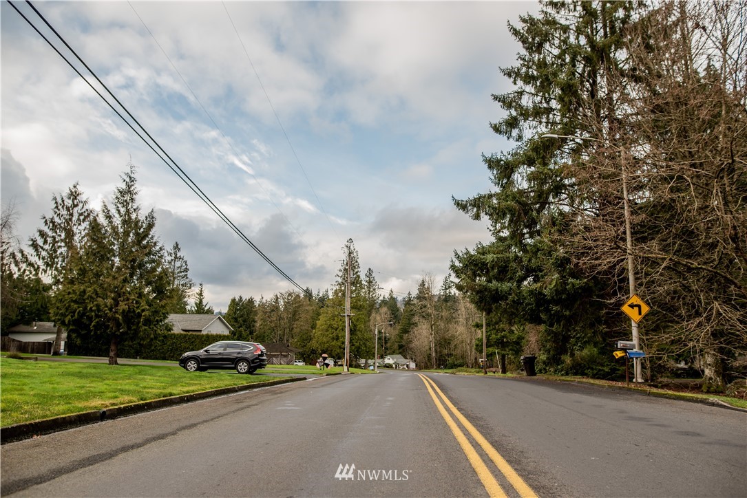 3126 Laurel Road Longview, WA 98632 - Photo 2 of 40 Gallery Image 2