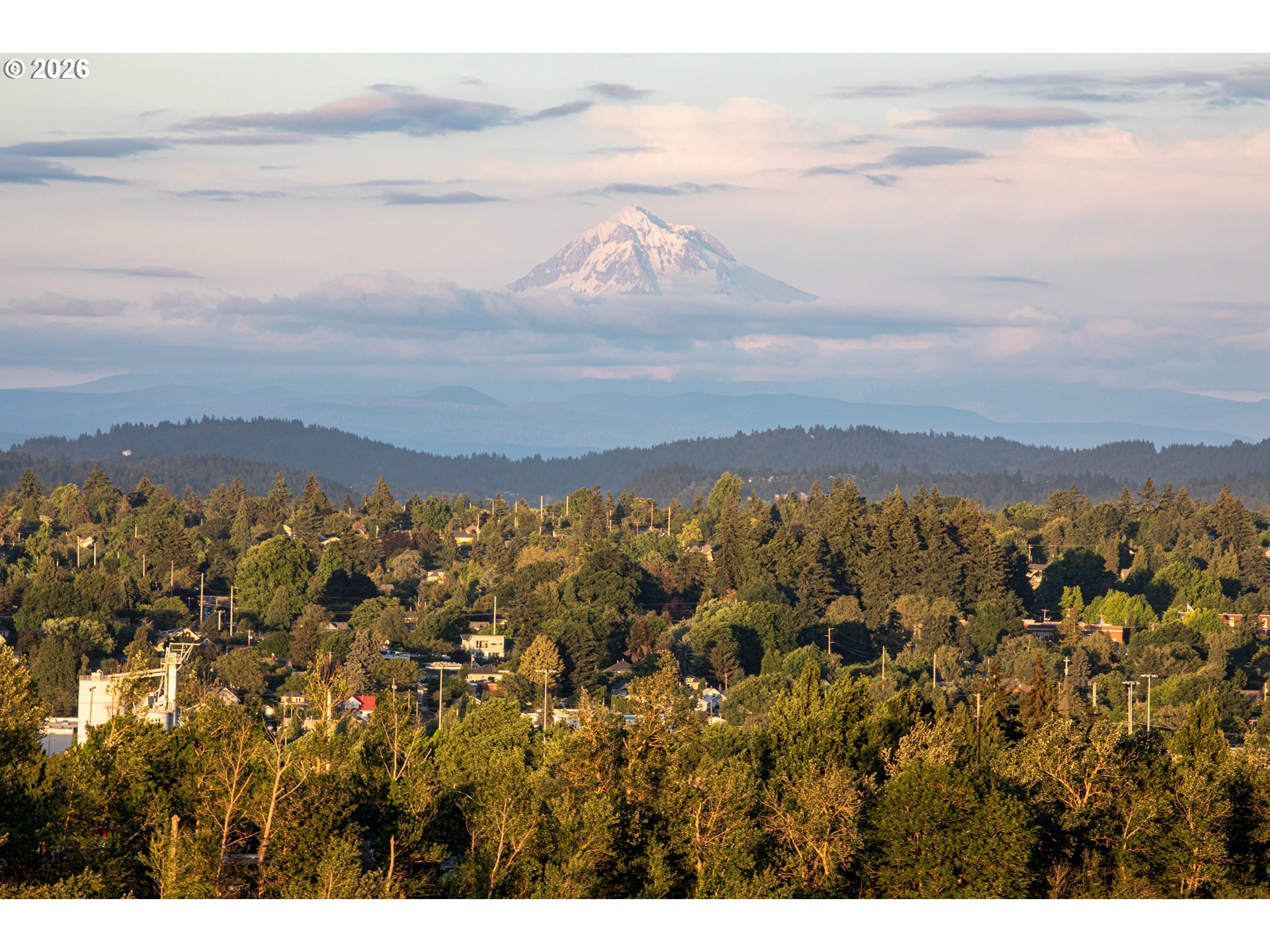841 Southwest Gaines Street, Unit 2012 Portland, OR 97239 - Photo 37 of 44 a view of a city with an ocean