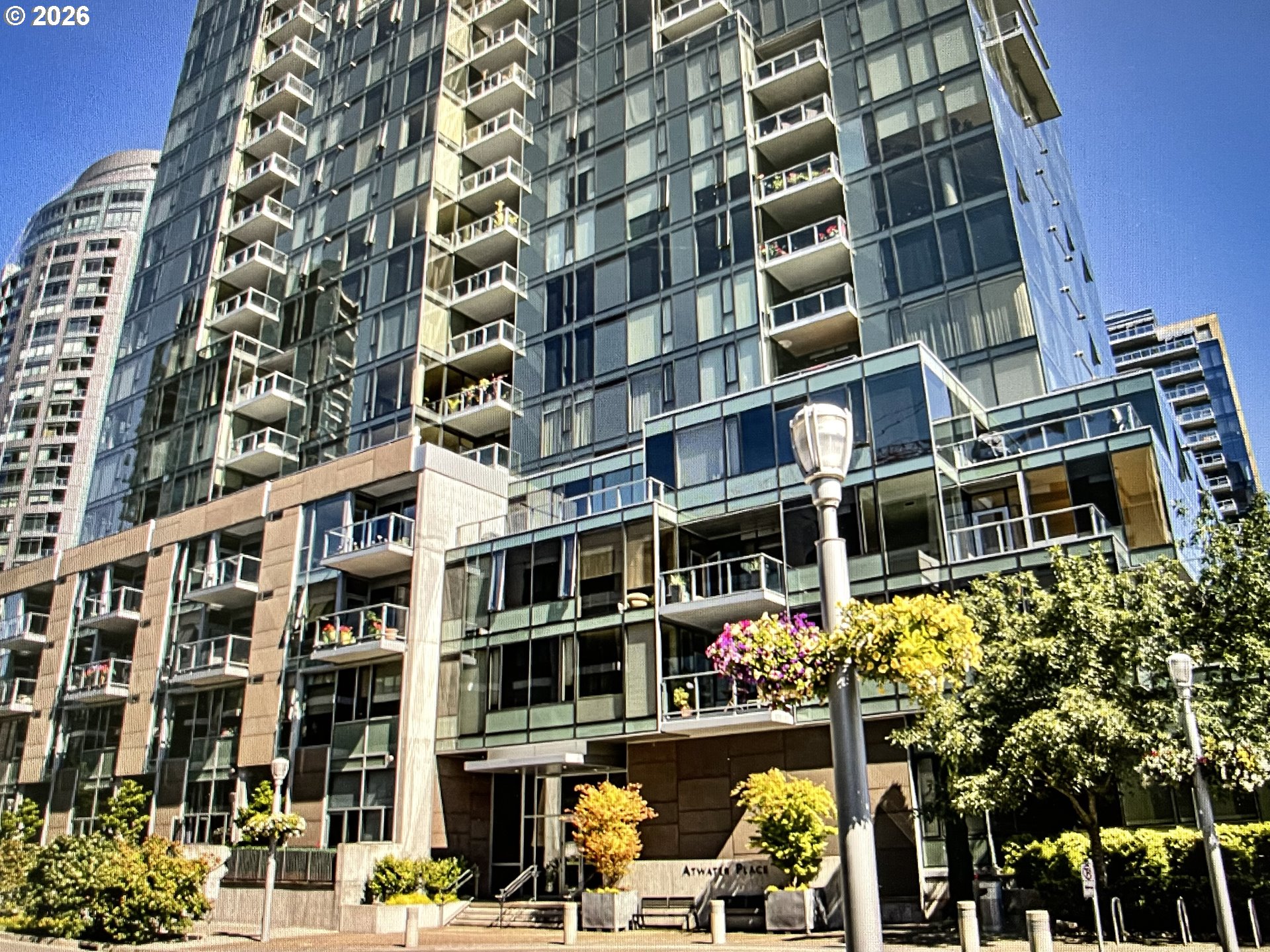 841 Southwest Gaines Street, Unit 2012 Portland, OR 97239 - Photo 43 of 44 front view of a building
