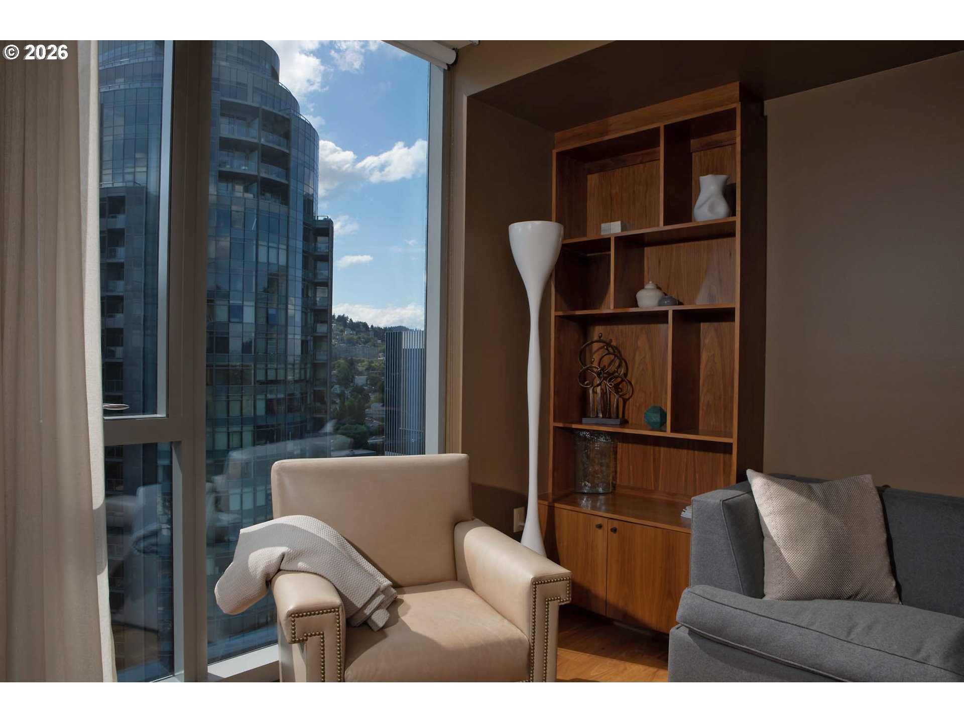 841 Southwest Gaines Street, Unit 2012 Portland, OR 97239 - Photo 10 of 44 a living room with furniture