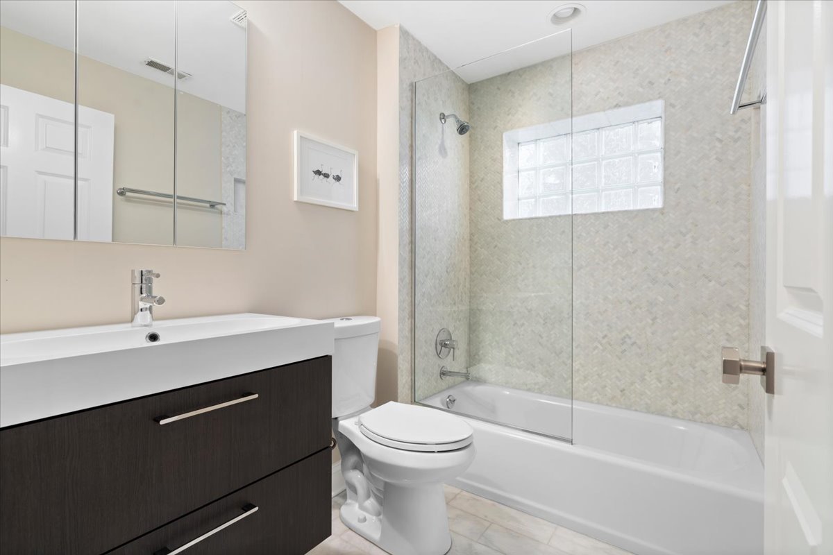 2911 North Racine Avenue Chicago, IL 60657 - Photo 26 of 45