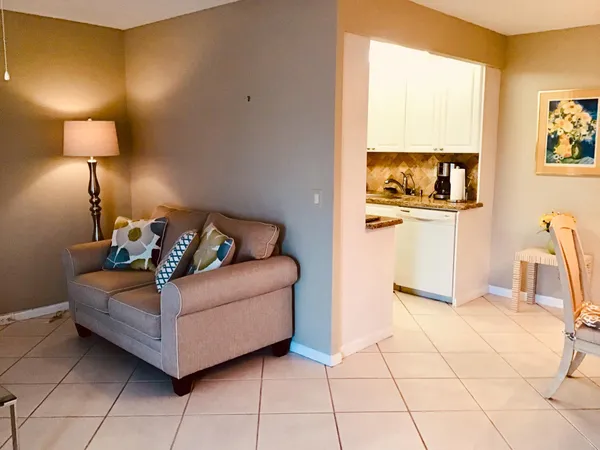 $1,600 | 4008 Cornwall East, Boca Raton, FL 33434