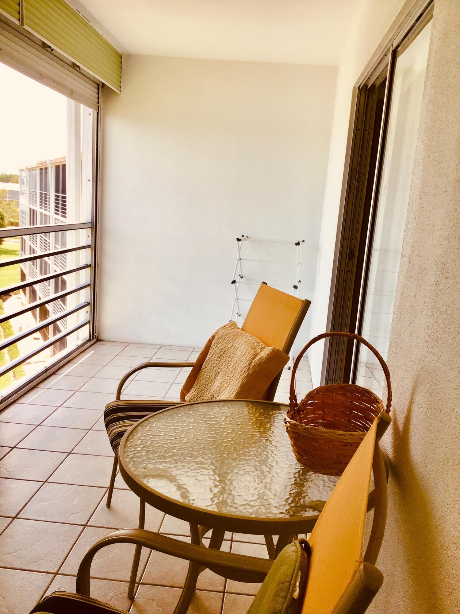 4008 Cornwall East Boca Raton, FL 33434 - Photo 21 of 27 BA5897CA-FF47-49FC-88F5-13AB4080590B (1)